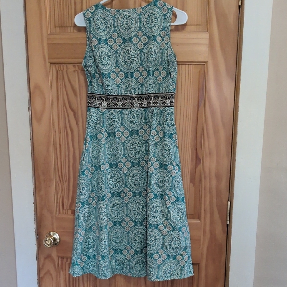 Croft & Barrow Green and Cream Patterned Midi Dress - Picture 2 of 3